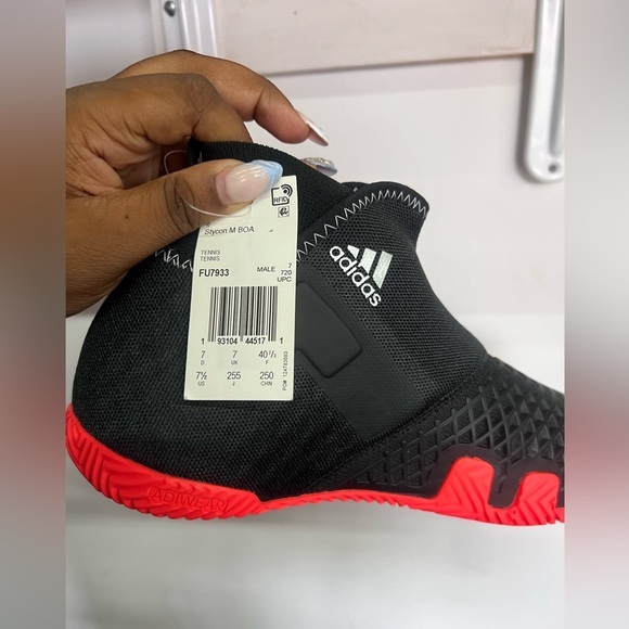 NWT ADIDAS Men's STYCON BOA Color:Cloud White-Silver Metallic-Solar
Red Size 7.5 - Picture 6 of 9